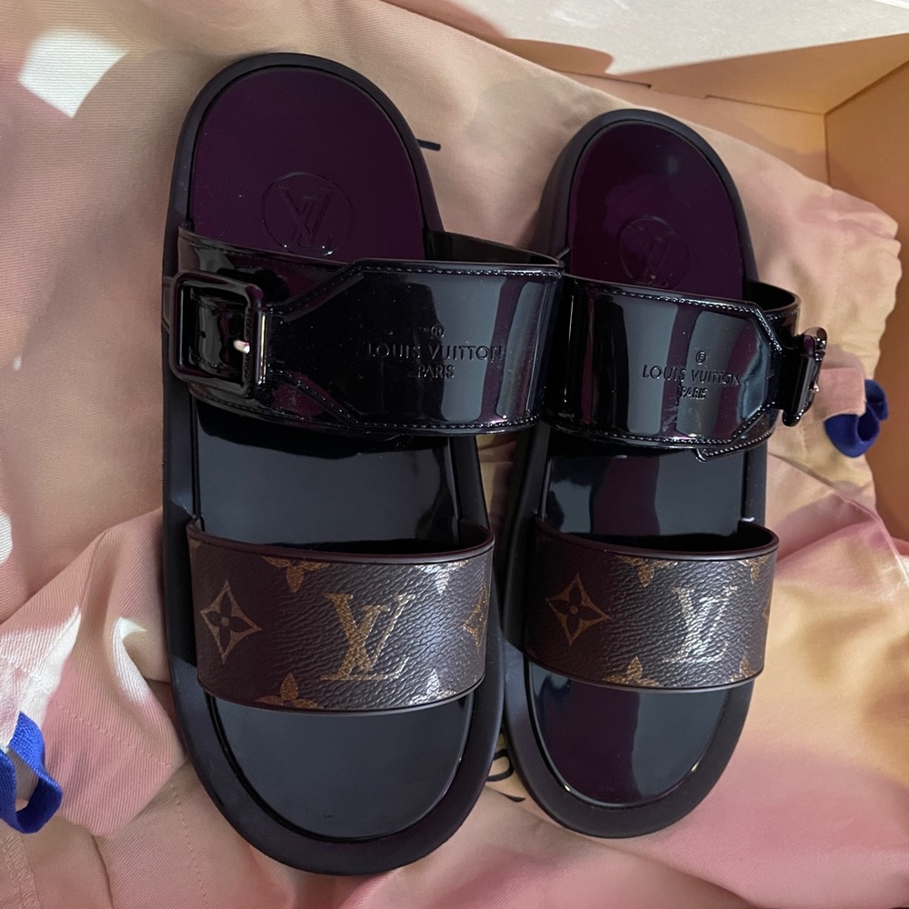 Louis Vuitton mule/slides